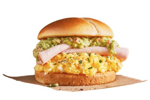 Huevos revueltos y guacamole